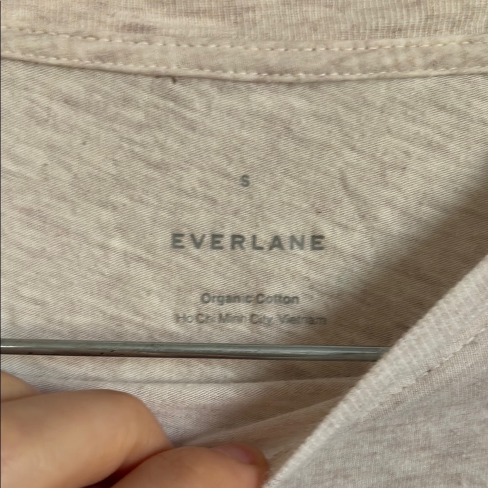 EVERLANE: 100% Organic Cotton Cream T-Shirt - Picture 2 of 4